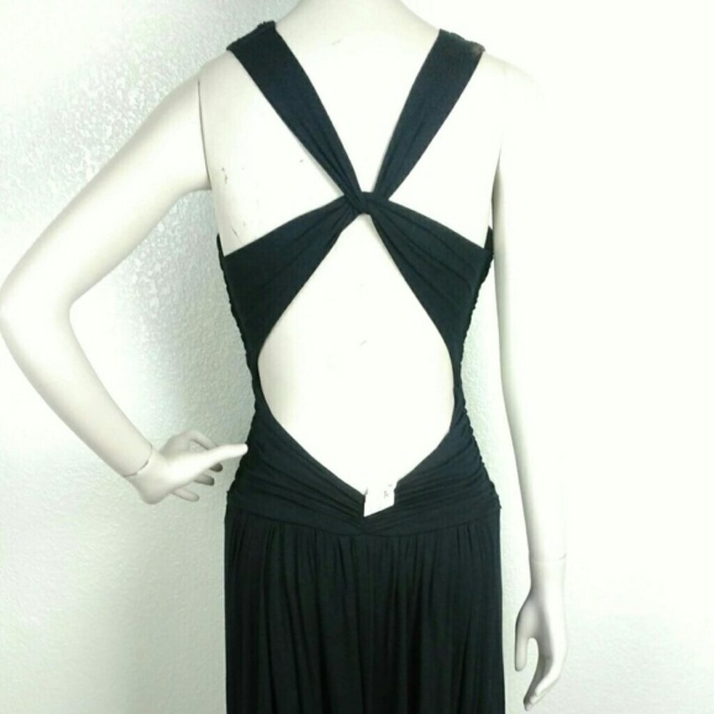 Elegant Black Sleeveless Dress